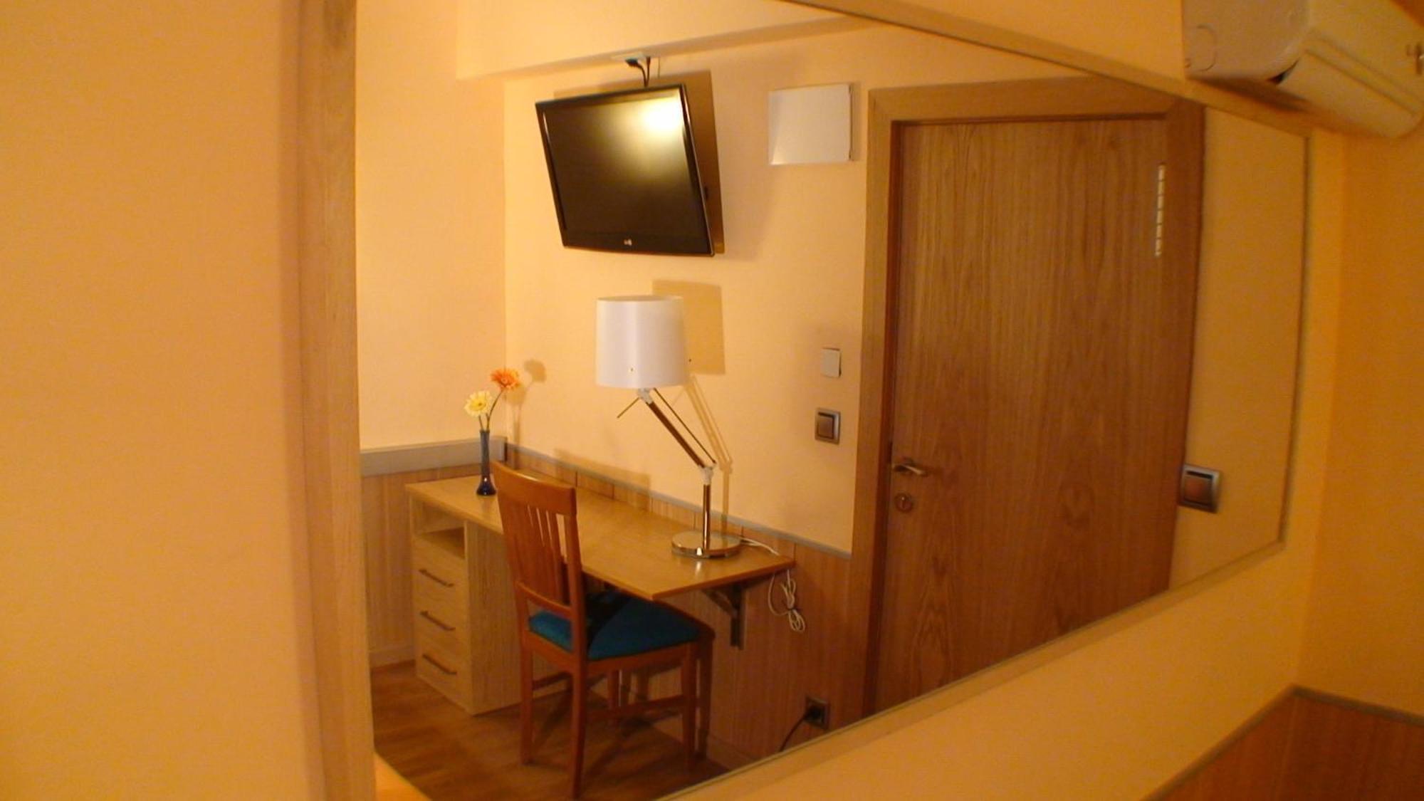 Hostal El Carmen Zaragoza Exteriér fotografie